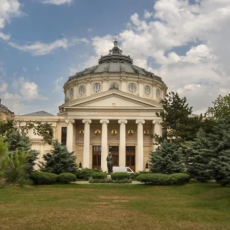 Athenaeum Spacious& Cozy 1br Prime Location W Balcony * Bukarest