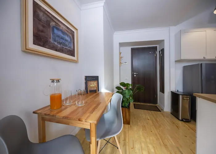 Athenaeum Spacious& Cozy 1br Prime Location W Balcony Bukarest