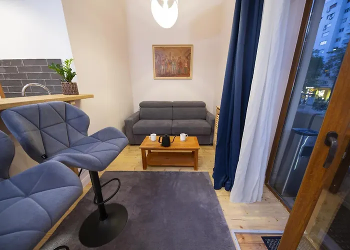 Athenaeum Spacious& Cozy 1br Prime Location W Balcony Lägenhet