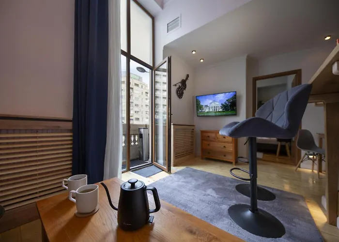 Athenaeum Spacious& Cozy 1br Prime Location W Balcony * Bukarest