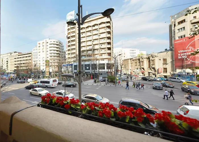 Athenaeum Spacious& Cozy 1br Prime Location W Balcony Lägenhet *