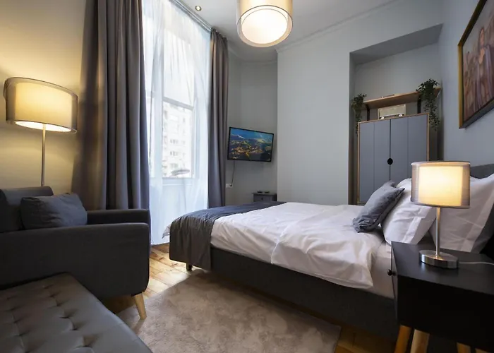 Athenaeum Spacious& Cozy 1br Prime Location W Balcony Bukarest