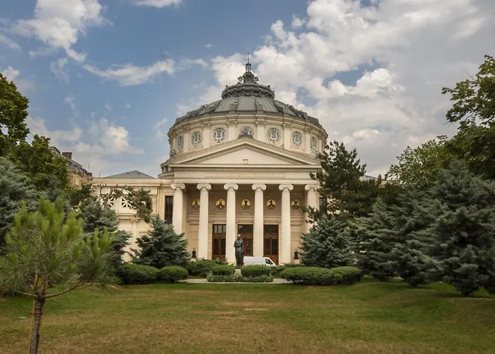 Athenaeum Spacious& Cozy 1br Prime Location W Balcony * Бухарест