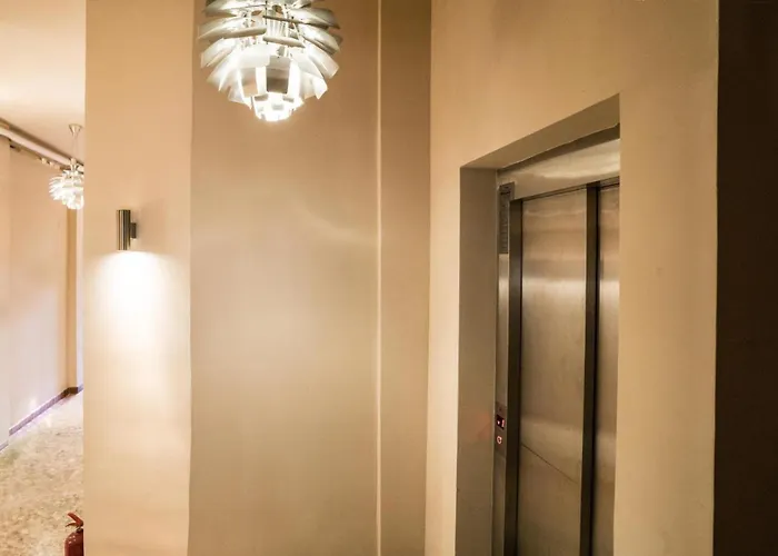 דירה Athenaeum Spacious& Cozy 1br Prime Location W Balcony *