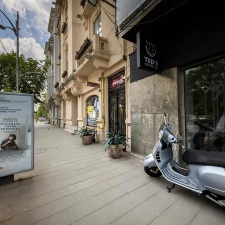 Athenaeum Spacious& Cozy 1br Prime Location W Balcony * Bucarest